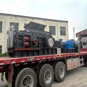 1500x800大型液壓對輥破碎制砂機發(fā)貨圖片