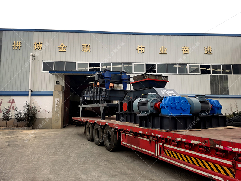 1000x700型半自動對輥式破碎機發貨圖片