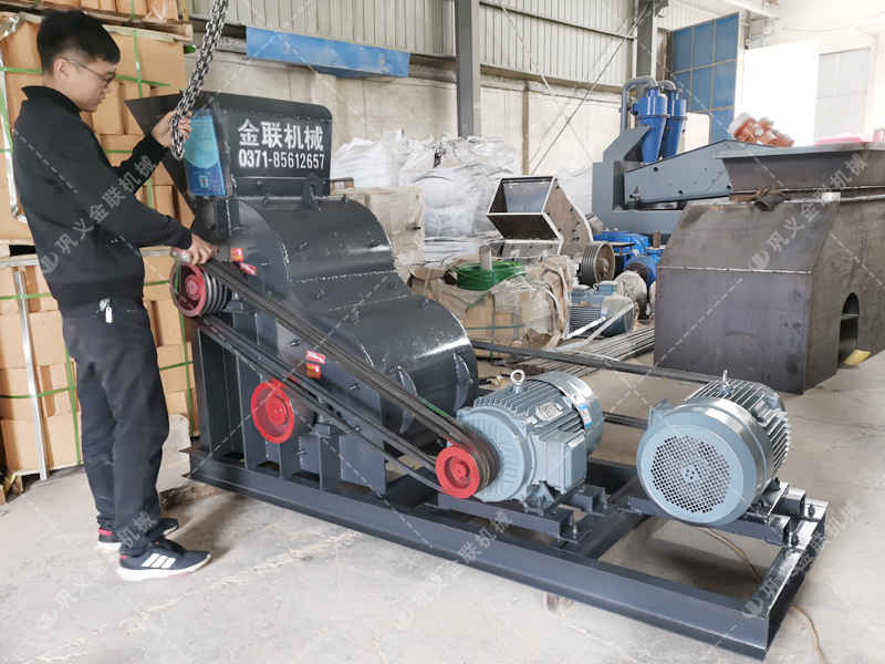 小型46雙級(jí)粉碎機(jī)發(fā)貨圖片_發(fā)往內(nèi)蒙古化德_破碎煤