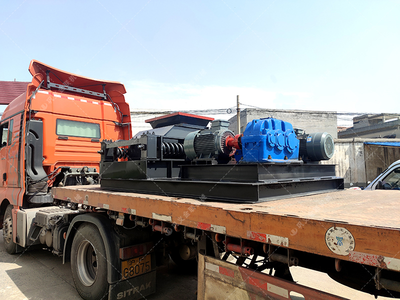 2PGC900X900雙齒輥破碎機發(fā)貨圖片_發(fā)往內蒙古赤峰_破碎煤