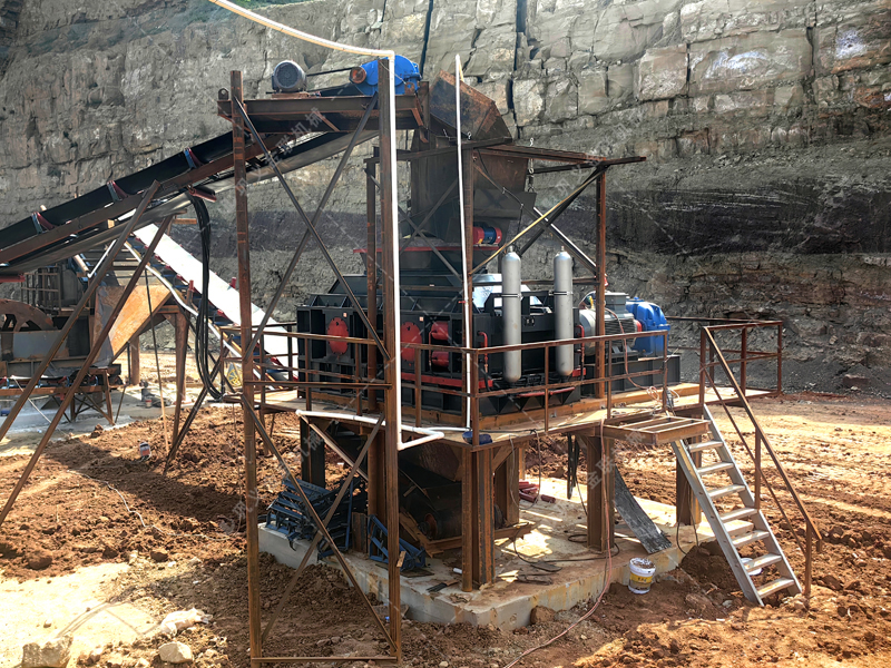 石子制砂用什么設(shè)備好？液壓對輥破碎機(jī)的優(yōu)勢解析