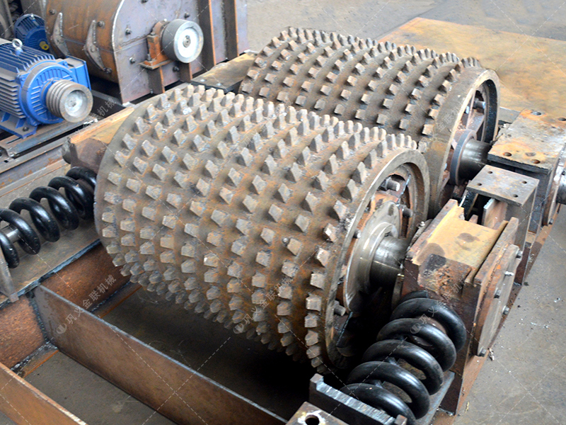 不挑食的 “實(shí)力派”：雙齒輥破碎機(jī)如何輕松應(yīng)對礦石開采中的多樣物料？?