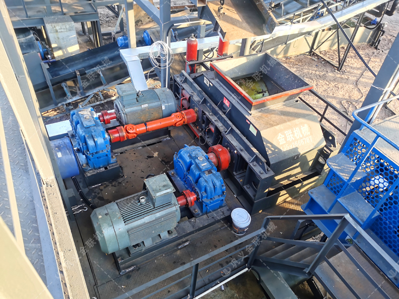 低轉速高壓力對輥制砂機，憑什么成為高品質機制砂的 “粒形守護神”？