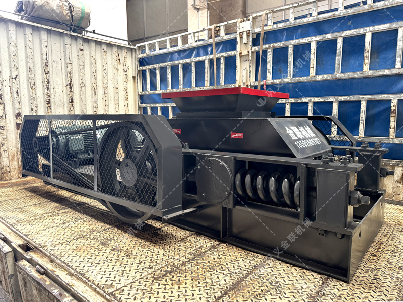 堵料導致停機頻繁，狼牙齒輥破碎機如何讓生產線“不停轉”？