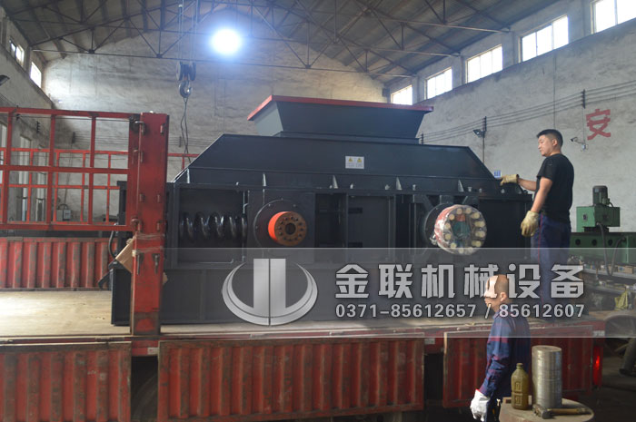  風(fēng)化砂制砂機1